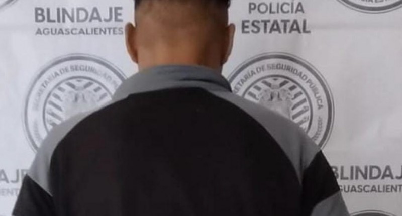 ESTATALES DE AGS FRUSTRAN UN ROBO A TIENDA DE CONVENIENCIA Y DETIENEN AL RESPONSABLE Y LE ATRIBUYEN, CUATRO ROBOS MÁS