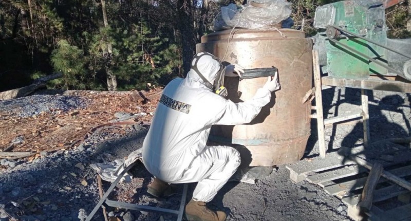 SEMAR INHABILITA DOS LABORATORIOS CLANDESTINOS EN DURANGO