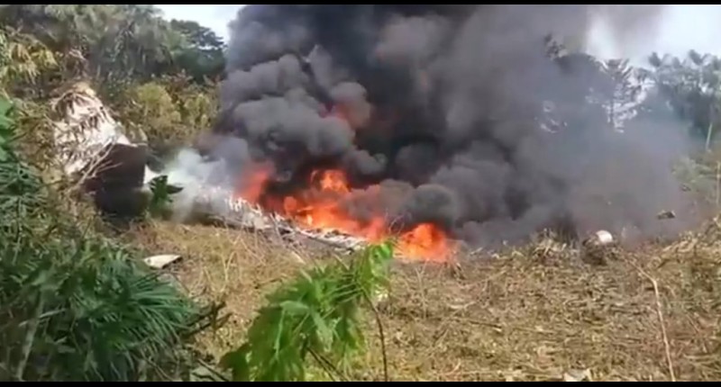 AVIÓN MILITAR SE ACCIDENTA EN COLOMBIA CON 125 PERSONAS; AL MENOS 48 SOBREVIVIERON