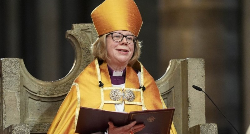 SARAH MULLALLY HACE HISTORIA AL CONVERTIRSE EN LA PRIMERA ARZOBISPA DE LA IGLESIA ANGLICANA