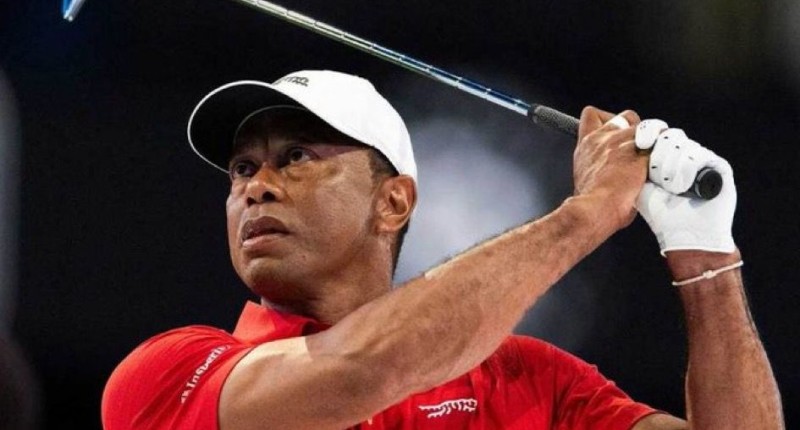 TIGER WOODS ANUNCIA QUE SE APARTA DEL GOLF PARA RECIBIR TRATAMIENTO MÉDICO