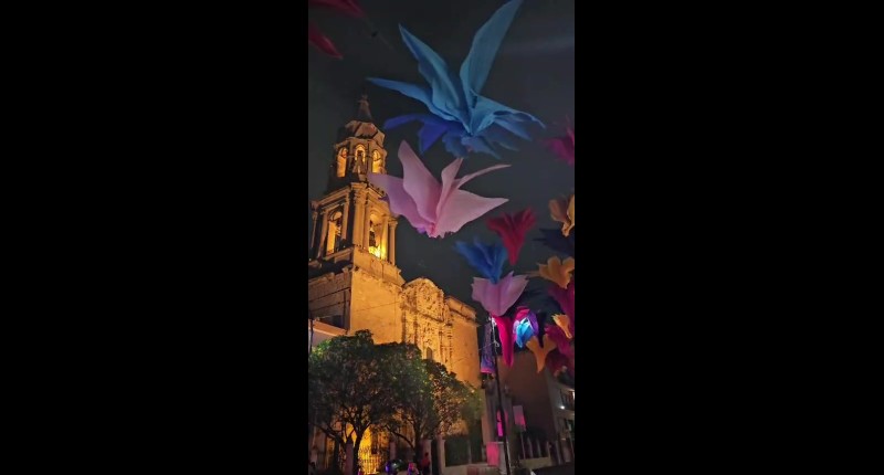 ASÍ LUCE EL DECORADO FERIAL EN CALLE VENUSTIANO CARRANZA EN AGS