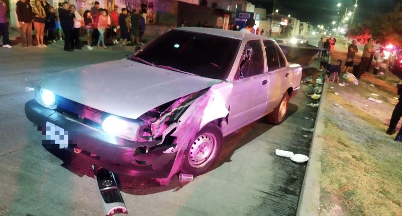 AUTOMOVILISTA CHOCÓ CONTRA UN CONTENEDOR DE BASURA EN PASEOS DE SAN ANTONIO, AGS