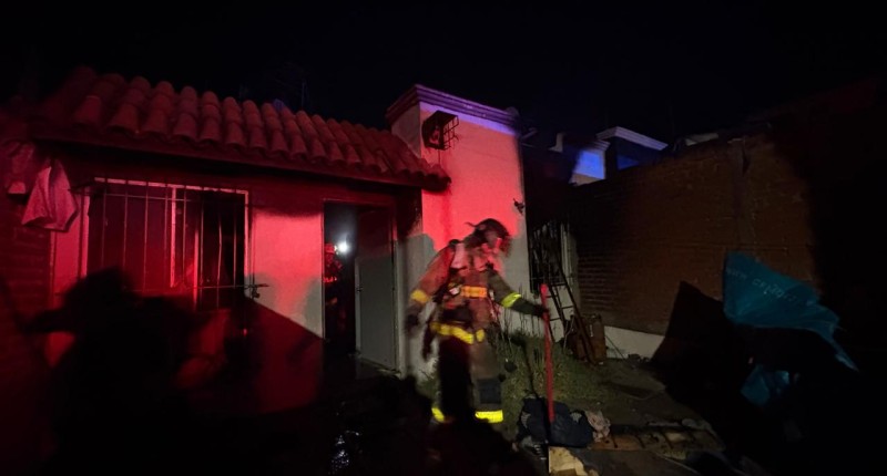 INCENDIO CONSUMIÓ  HABITACIÓN DE UN DOMICILIO EN VNSA, AGS