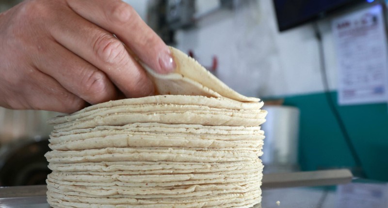 TORTILLEROS EN MÉXICO CHOCAN CON GOBIERNO POR ALZA DE PRECIOS, COSTOS E INFORMALIDAD