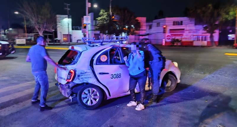 CHOQUE ENTRE DOS VEHÍCULOS DEJÓ TRES MUJERES LESIONADAS EN AVENIDA CONVENCIÓN DE 1914, EN AGS