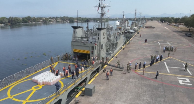 GOLPE A NARCOPIRATAS: MARINA ASEGURA UNA EMBARCACIÓN CON 103 BIDONES DE COMBUSTIBLE, EN MICHOACÁN