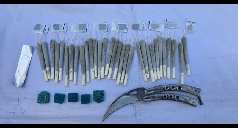 ADOLESCENTE ES VINCULADO A PROCESO LUEGO DE SER DETENIDO VENDIENDO DROGAS AFUERA DE UN PLANTEL ESCOLAR EN AGS