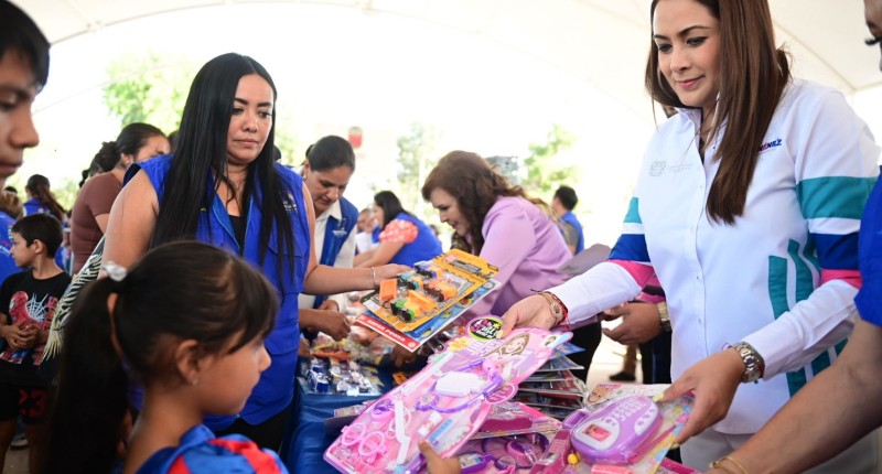 TERE JIMÉNEZ FESTEJÓ CON 3 MIL NIÑAS Y NIÑOS SU DÍA, EN SAN PANCHO  