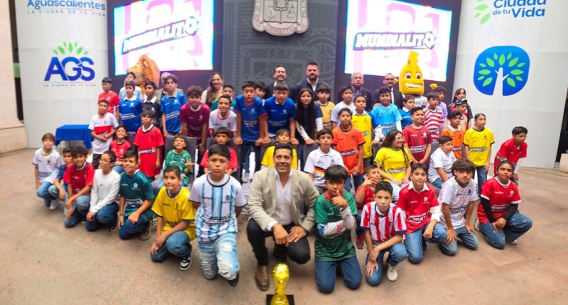 ENCABEZÓ ALCALDE DE AGS, LEO MONTAÑEZ,  SORTEO DEL TORNEO DE FUTBOL SOCCER `MUNDIALITO EN LA CIUDAD DE TU VIDA´