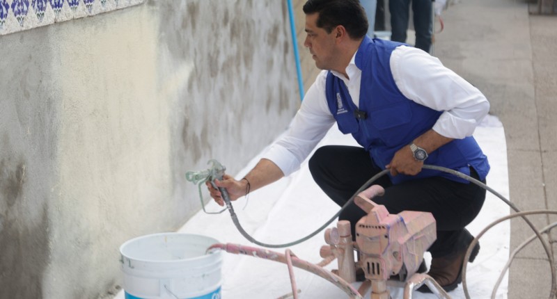 SUPERVISA LEO MONTAÑEZ INTERVENCIÓN DE LA CALLE 28 DE AGOSTO COMO PARTE DEL PROGRAMA `AGUASCALIENTES ¡PINTA BIEN!´