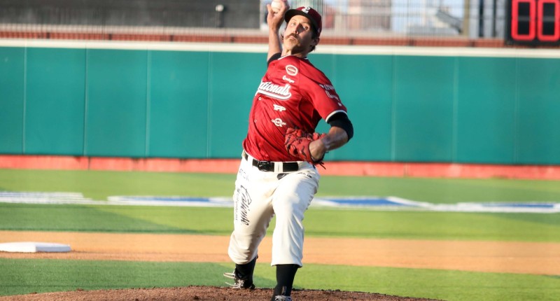 TECOLOTES BLANQUEA A RIELEROS 6-0