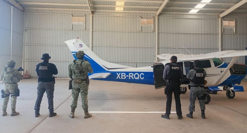 ASEGURAN AERONAVE CON CARGAMENTO DE COCAÍNA Y ARMAMENTO EN MEXICALI, BAJA CALIFORNIA