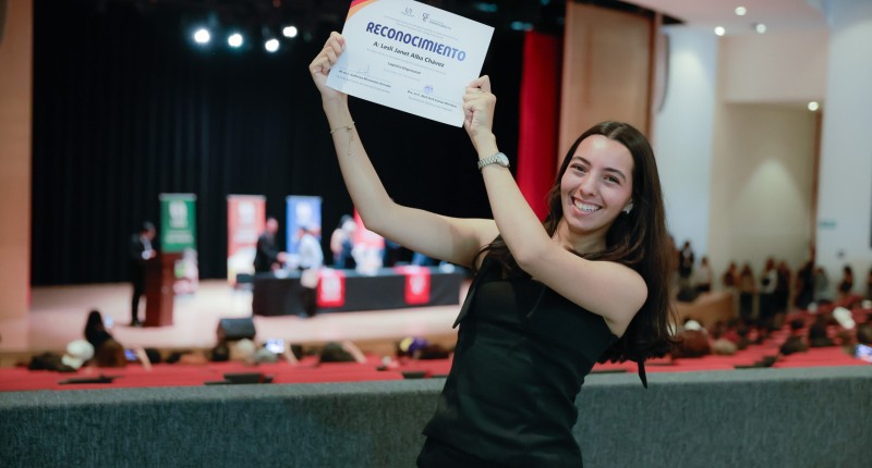 RECONOCE LA UAA A ESTUDIANTES Y DOCENTES DEL CENTRO DE CIENCIAS EMPRESARIALES