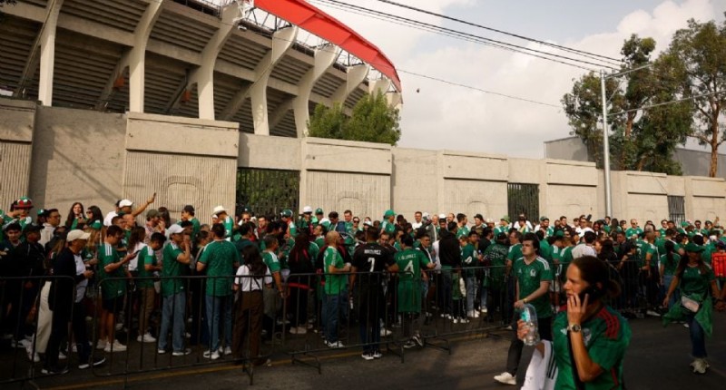 EL ESTADIO AZTECA ABRE SUS PUERTAS PARA LA INAUGURACIÓN DEL MUNDIAL; AFICIONADOS LLEGARON DESDE LAS 5 DE LA MAÑANA
