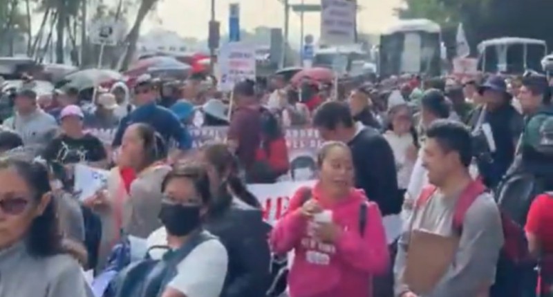 CNTE SE ALISTA PARA MARCHA HACIA EL ESTADIO CDMX; POLICÍA INSTALA BLOQUEO