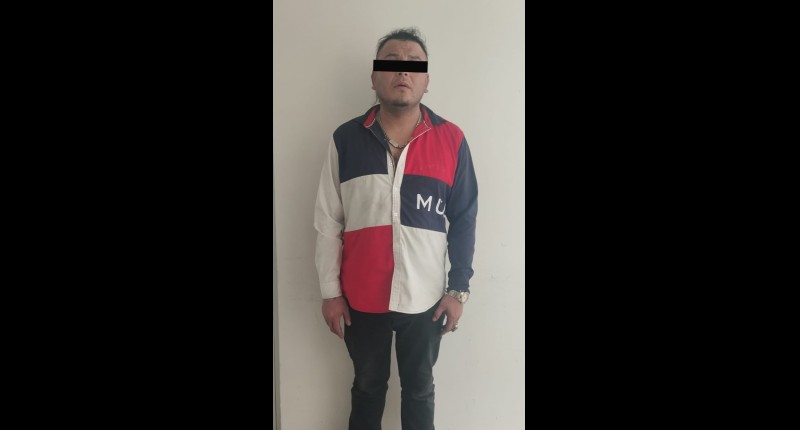 DETIENE EN LA CD DE AGS A TRES PERSONAS EN POSESIÓN DE 21 ENVOLTORIOS CON SUSTANCIA GRANULADA