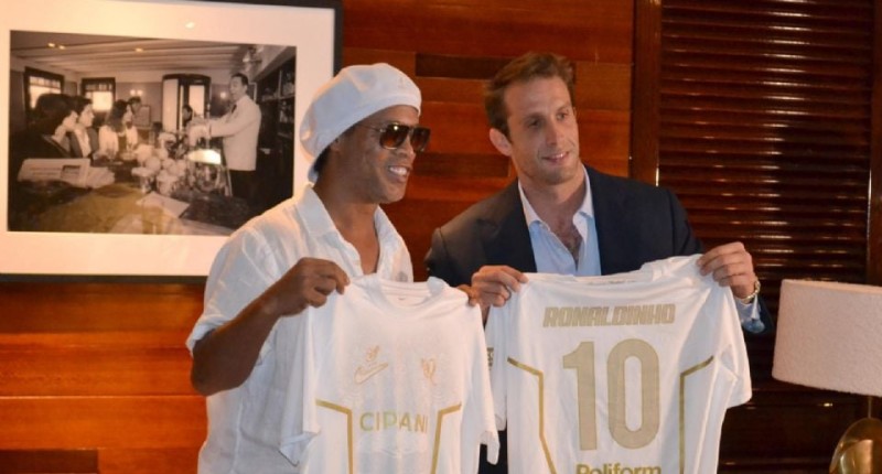 RONALDINHO SALE DEL RETIRO A SUS 46 AÑOS PARA JUGAR EN LA SERIE C ITALIANA