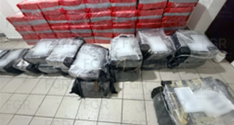 A PROCESO 5 DETENIDOS EN CHIAPAS A BORDO DE EMBARCACIÓN DONDE TRANSPORTABAN  CLORHIDRATO DE COCAÍNA 