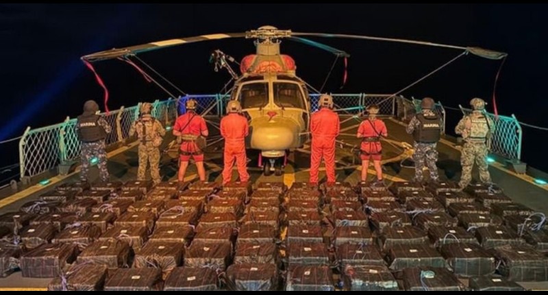 DOS EMBARCACIONES Y CERCA DE TRES TONELADAS DE COCAÍNA ASEGURADAS: NUEVO GOLPE DE LA MARINA EN EL OCÉANO PACÍFICO