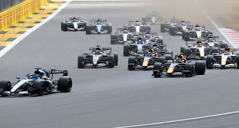 EN CARRERA ACCIDENTADA CHECO PÉREZ TERMINA EN EL LUGAR 15 DEL GP DE GRAN BRETAÑA; FERRARI HACE EL 1-3 CON LECLERC Y HAMILTON