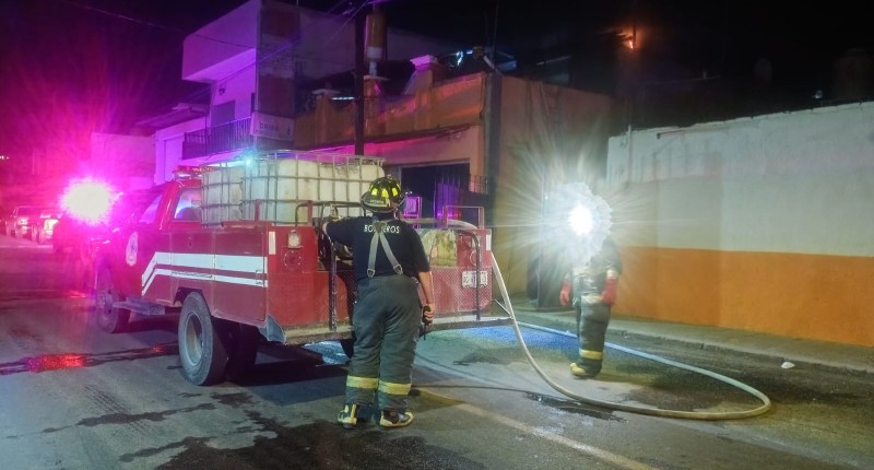 PAREJA DE ABUELITOS FUE RESCATADA DE UN DOMICILIO EN LLAMAS EN LA COMUNIDAD DE SAN TADEO, EN CALVILLO; LA MUJER ESTÁ GRAVE
