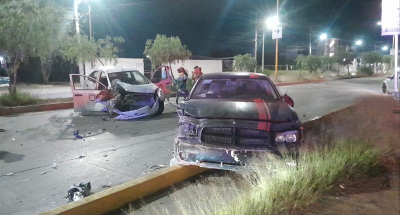 AUTOMOVILISTA CHOCÓ CONTRA ÁRBOL Y POSTERIOR COLISIÓN SOBRE AVENIDA EUGENIO GARZA SADA