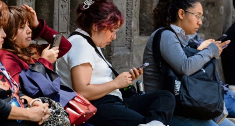 CAEN LÍNEAS EN 4.9 MILLONES POR REGISTRO DE CELULARES