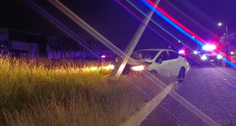 A ITZEL SE LE ATRAVESÓ UN POSTE EN SEGUNDO ANILLO, AGUASCALIENTES