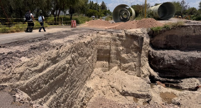AVANZA MUNICIPIO DE AGS  CON LA REHABILITACIÓN DE COLECTOR PLUVIAL EN EL BOULEVARD JUAN PABLO II