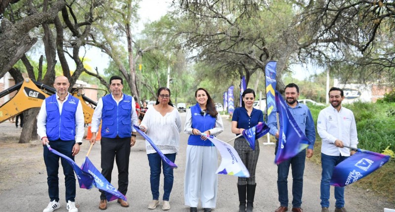 TERE JIMÉNEZ PONE EN MARCHA REHABILITACIÓN DEL CAMINO A LOS NEGRITOS; BENEFICIARÁ A 2 MIL PERSONAS