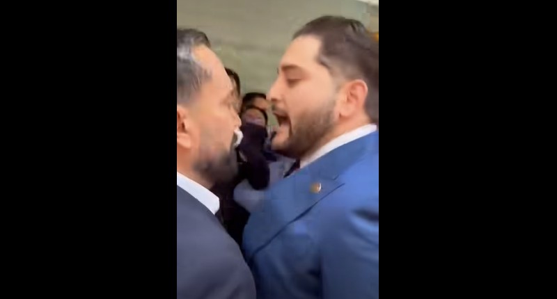 VIDEO| EL VOCERO DEL NARCO VS EL PORRO DE ALITO 