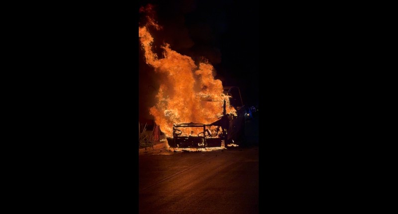 SE INCENDIÓ PATRULLA DE LA POLICÍA MUNICIPAL DE AGS