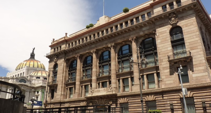 BANXICO APUESTA POR MANTENER LA TASA DE INTERÉS EN 6.5 % ANTE INFLACIÓN Y RIESGOS EXTERNOS