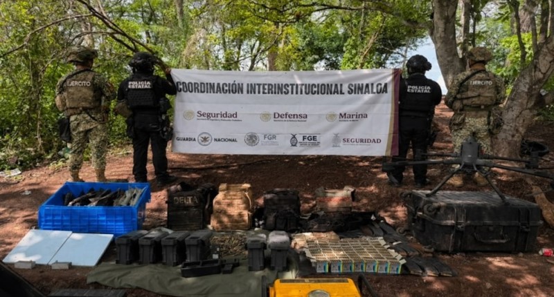 FUERZAS FEDERALES DECOMISAN ARSENAL Y DESMANTELAN LABORATORIO CLANDESTINO EN SINALOA