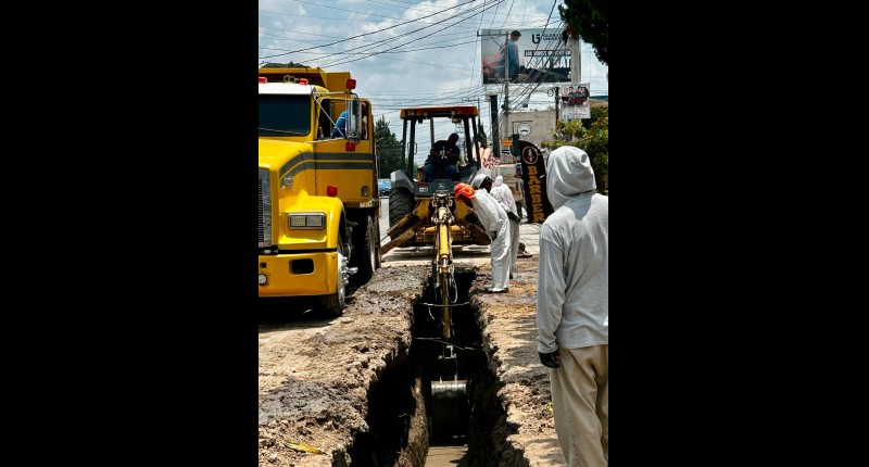 ALCALDE DE AGS, LEO MONTAÑEZ, RENUEVA ALCANTARILLADO SANITARIO EN VALLE DE LAS TROJES