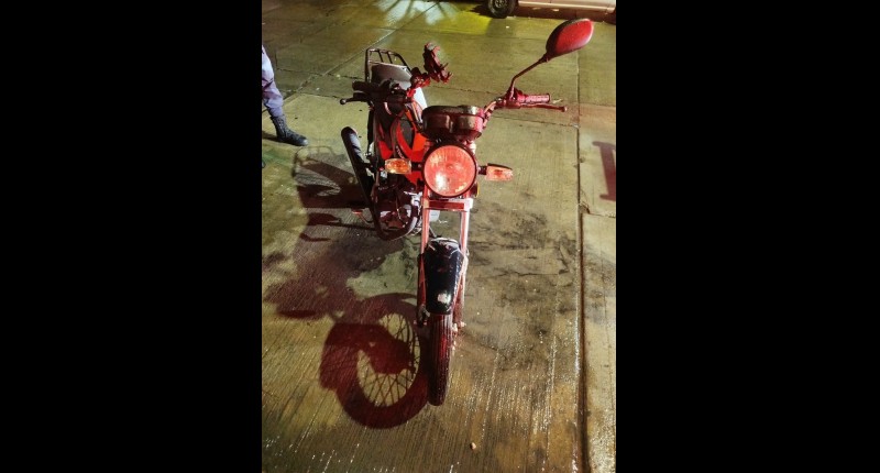 POLICÍA MUNICIPAL DE AGS RECUPERA MOTOCICLETA CON REPORTE DE ROBO EN NAZARIO ORTIZ GARZA