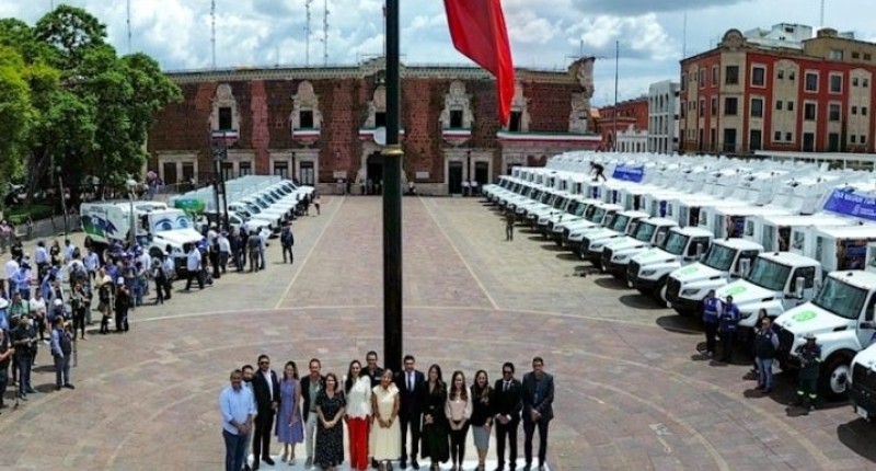 ENTREGA ALCALDE DE AGS, LEO MONTAÑEZ, 20 NUEVOS CAMIONES RECOLECTORES Y 1000 CONTENEDORES CON UNA INVERSIÓN HISTÓRICA DE MÁS DE 170 MILLONES DE PESOS