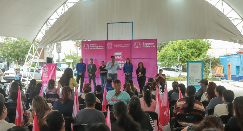 FAMILIAS DE JESÚS MARÍA, AGS, RECIBEN SERVICIOS Y APOYOS A TRAVÉS DE LA CARAVANA ROSA
