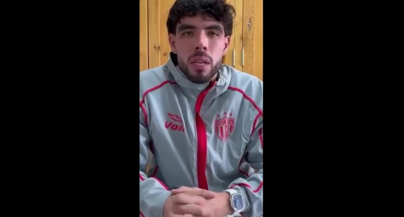 EL PORTERO DEL NECAXA SE DISCULPA TRAS POLÉMICA SEÑA GROSERA A LA AFICIÓN | VIDEO 