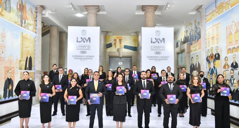 TERE JIMÉNEZ ENTREGA SU CUARTO INFORME DE GOBIERNO AL CONGRESO DEL ESTADO