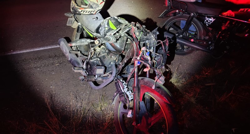 SEXAGENARIO RESULTA LESIONADO TRAS CHOCAR SU MOTOCICLETA CONTRA UN REMOLQUE QUE ERA JALADO POR UN TRACTOR EN LA CARRETERA 58 DE AGS