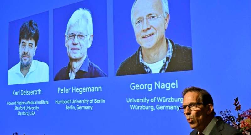 DAN PREMIO NOBEL DE MEDICINA 2026 A TRES INVESTIGADORES DE LA OPTOGENÉTICA