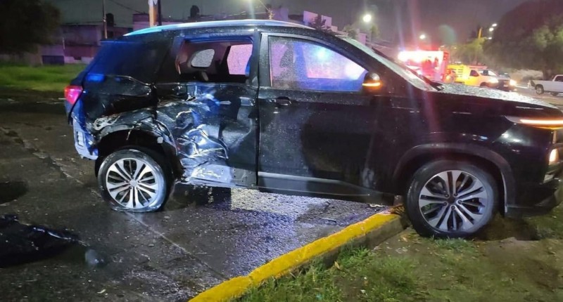 CONDUCTOR SE SALVA TRAS INTENTAR GANARLE EL PASO AL TREN EN LOS ARCOS, AGS