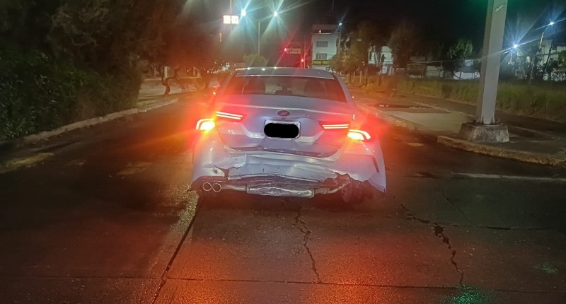 SE REGISTRÓ CHOQUE POR ALCANCE EN AVENIDA CANAL INTERCEPTOR, EN AGS