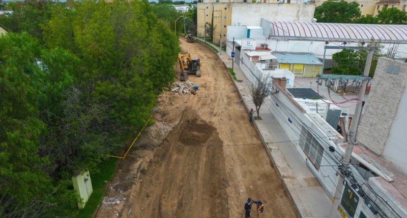 AVANZA MUNICIPIO DE AGS EN LA PAVIMENTACIÓN DE AV. AYUNTAMIENTO
