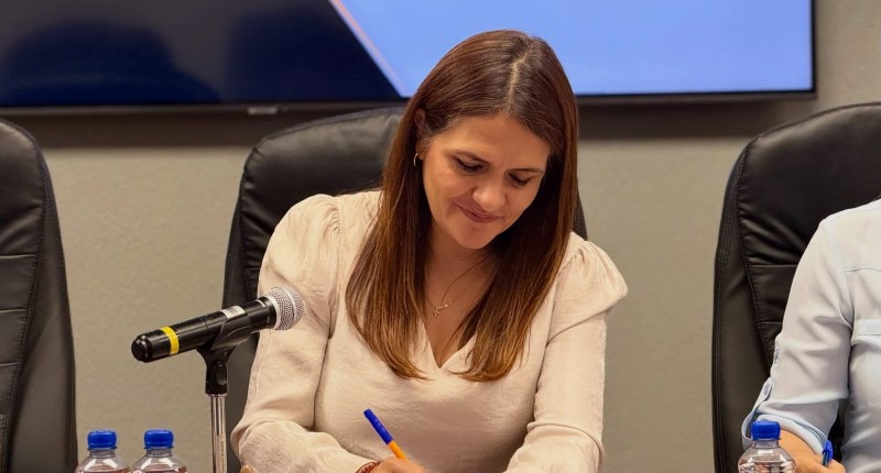 ALMA HILDA IMPULSA REFORMA PARA FORTALECER A LAS EMPRESAS LOCALES DE AGS EN COMPRAS DE GOBIERNO