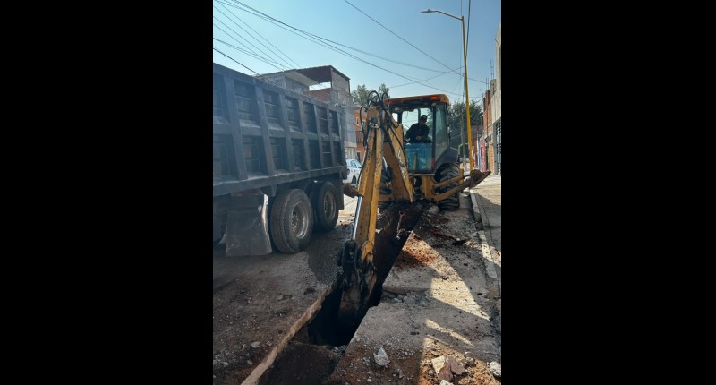 MUNICIPIO MODERNIZA LA RED DE AGUA POTABLE EN LAS FLORES Y EL OBRAJE