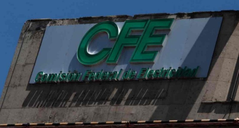 RACHAS DE VIENTO EN VERACRUZ DERRIBAN DOS TORRES DE CFE; HAY 22 MIL USUARIOS SIN LUZ