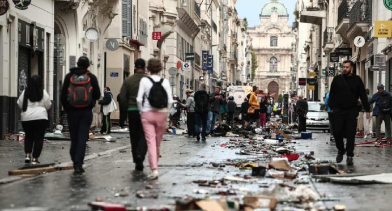FRANCIA ANALIZA DAÑOS TRAS VIOLENTAS PROTESTAS QUE HAN DEJADO MIL 800 DETENIDOS | VIDEOS